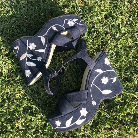 NWOT platform heels wedges - Picture 12 of 12